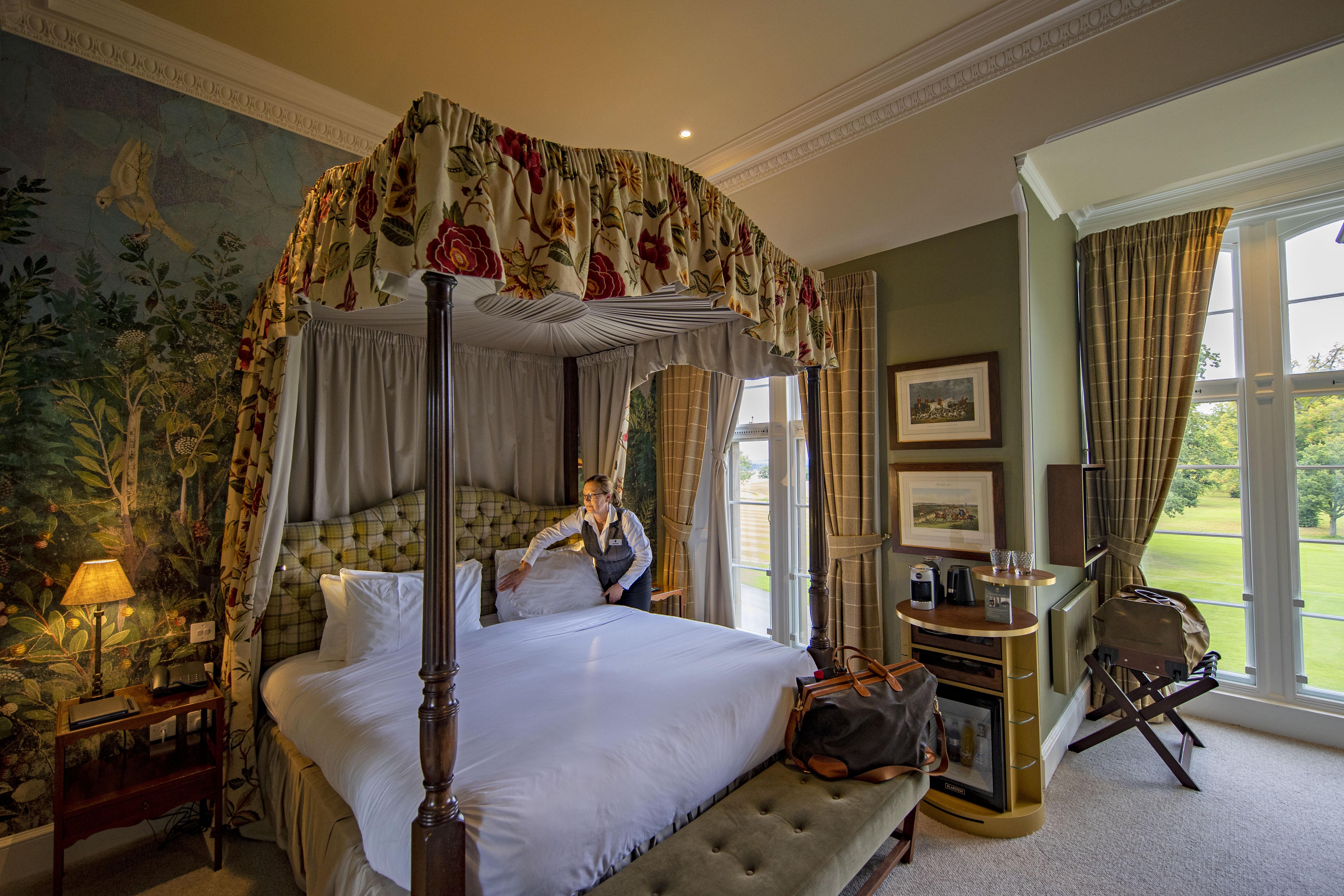 Schloss Roxburghe, Part Of Destination By Hyatt Exteriör bild A bedroom at the hotel