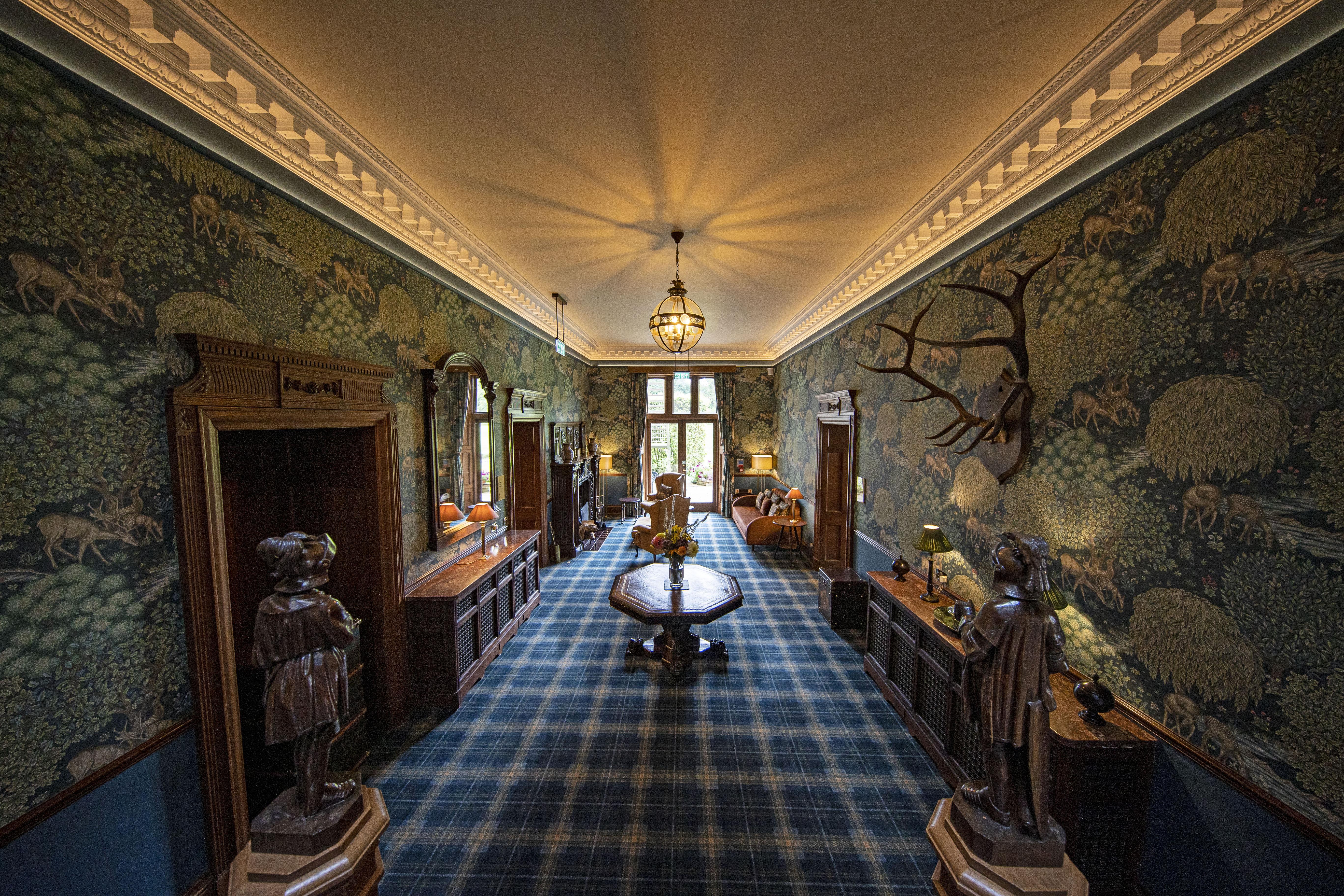 Schloss Roxburghe, Part Of Destination By Hyatt Exteriör bild The entrance hall