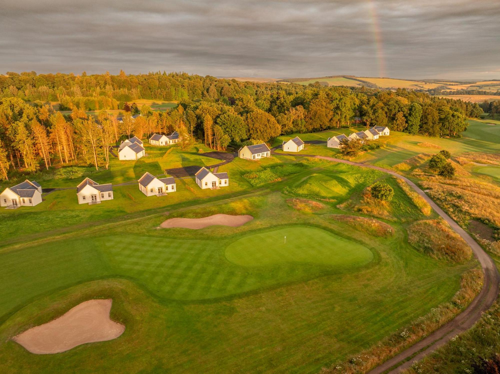 Schloss Roxburghe, Part Of Destination By Hyatt Exteriör bild Golf resort in Estonia